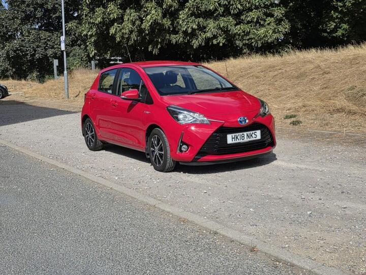 Toyota YARIS 1.5 VVT-h Icon Tech E-CVT Euro 6 (s/s) 5dr