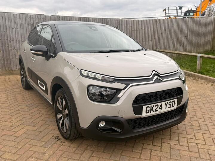 Citroen C3 1.2 PureTech PLUS Euro 6 (s/s) 5dr Citroen C3 1.2 PureTech PLUS Euro 6 (s/s) 5dr