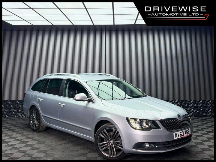 Skoda Superb 2.0 TDI Elegance 4WD Euro 5 (s/s) 5dr