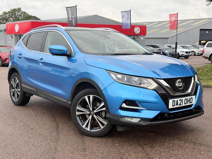 Nissan Qashqai 1.3 DIG-T N-Connecta Euro 6 (s/s) 5dr