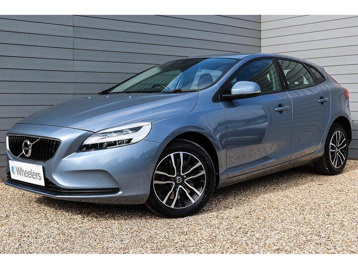 Volvo V40 1.5 T2 Momentum Nav Plus Auto Euro 6 (s/s) 5dr