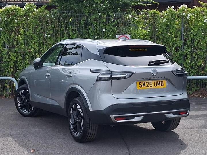 Nissan Qashqai 1.3 DIG-T MHEV N-Connecta Euro 6 (s/s) 5dr