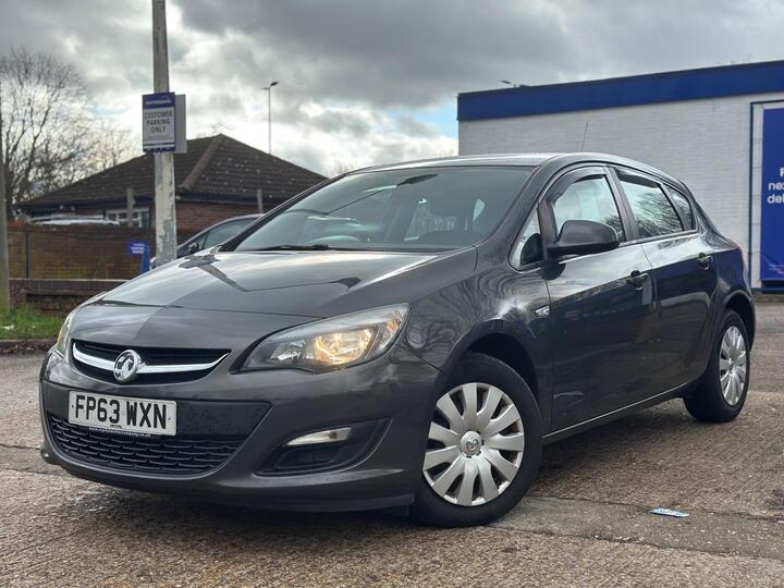 Vauxhall Astra 1.3 CDTi EcoFLEX Design Euro 5 5dr Vauxhall Astra 1.3 CDTi EcoFLEX Design Euro 5 5dr