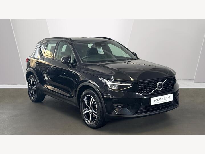 Volvo XC40 2.0 B3 MHEV Plus Dark DCT Auto Euro 6 (s/s) 5dr