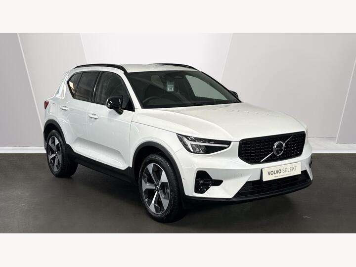 Volvo XC40 2.0 B4 MHEV Plus Dark DCT Auto Euro 6 (s/s) 5dr