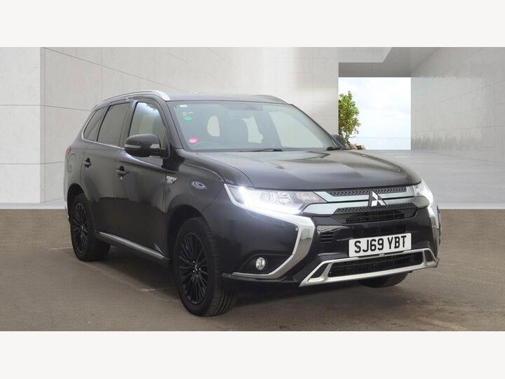Mitsubishi Outlander 2.4h TwinMotor 13.8kWh Dynamic CVT 4WD Euro 6 (s/s) 5dr