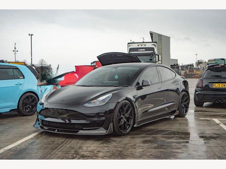 Tesla Model 3 (Dual Motor) Long Range Auto 4WDE 4dr