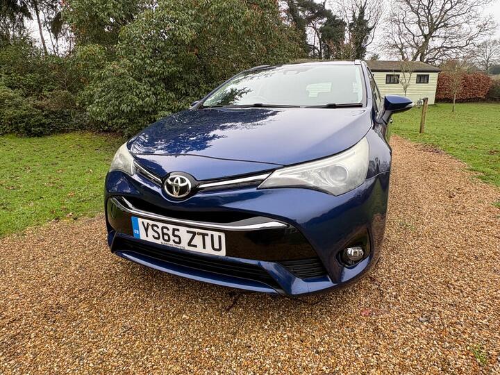Toyota Avensis 2.0 D-4D Business Edition Touring Sports Euro 6 (s/s) 5dr Toyota Avensis 2.0 D-4D Business Edition Touring Sports Euro 6 (s/s) 5dr
