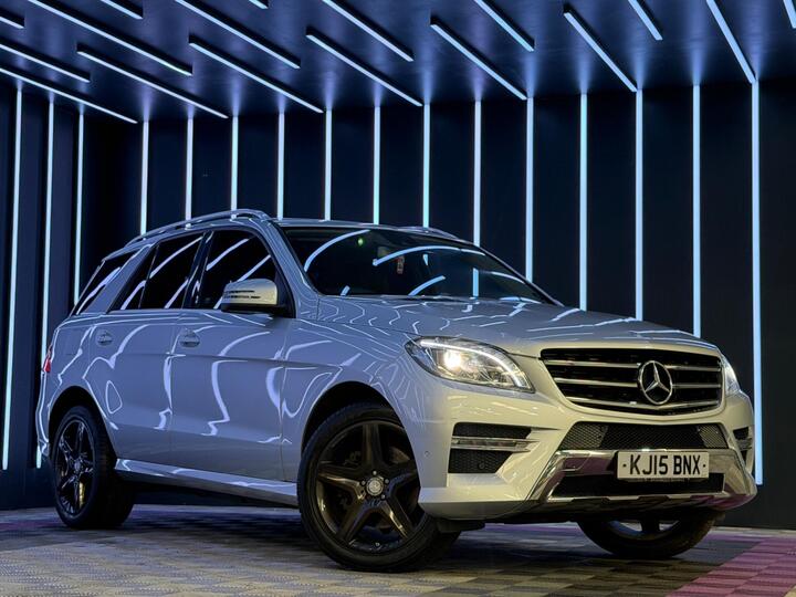 Mercedes-Benz M Class 3.0 ML350 V6 BlueTEC AMG Line G-Tronic 4WD Euro 6 (s/s) 5dr Mercedes-Benz M Class 3.0 ML350 V6 BlueTEC AMG Line G-Tronic 4WD Euro 6 (s/s) 5dr