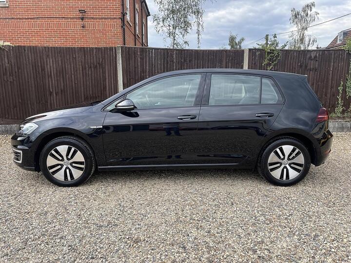 Volkswagen E-Golf 35.8kWh E-Golf Auto 5dr