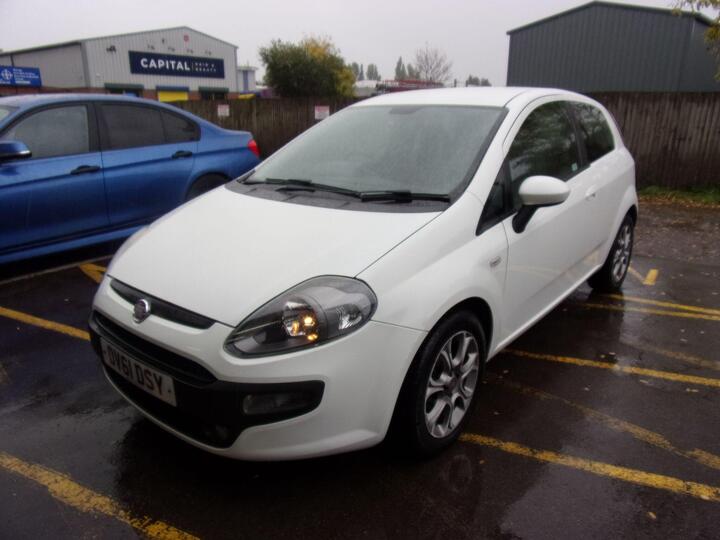 Fiat Punto Evo 1.4 GP Euro 5 (s/s) 3dr Fiat Punto Evo 1.4 GP Euro 5 (s/s) 3dr