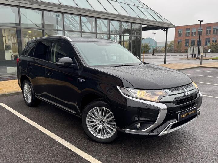 Mitsubishi Outlander 2.4h TwinMotor 13.8kWh Juro CVT 4WD Euro 6 (s/s) 5dr Mitsubishi Outlander 2.4h TwinMotor 13.8kWh Juro CVT 4WD Euro 6 (s/s) 5dr