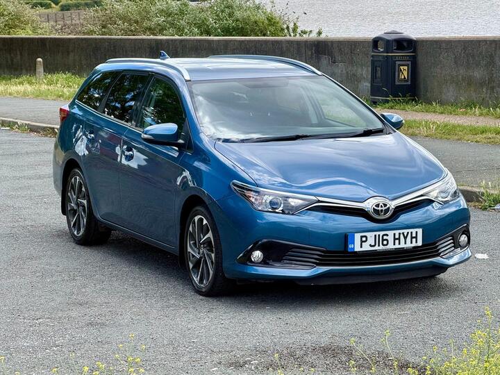 Toyota Auris 1.2 VVT-i Design Touring Sports CVT Euro 6 (s/s) 5dr Toyota Auris 1.2 VVT-i Design Touring Sports CVT Euro 6 (s/s) 5dr