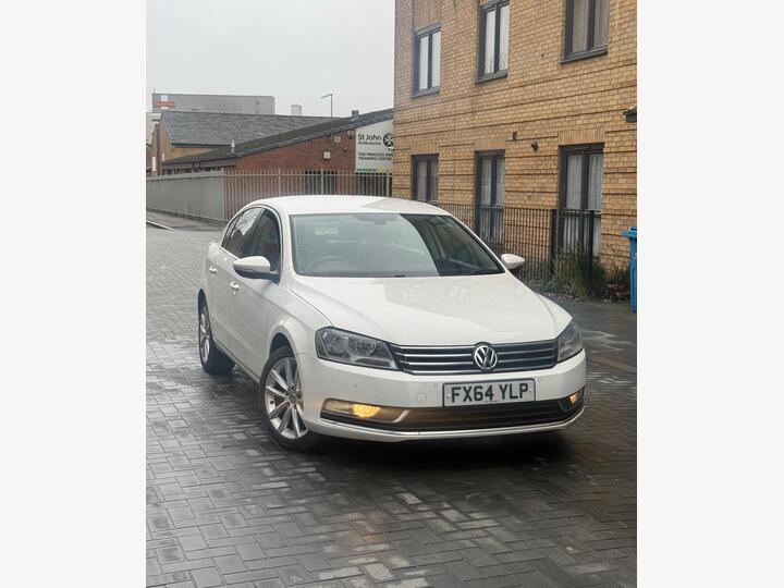 Volkswagen Passat 2.0 TDI BlueMotion Tech Executive DSG Euro 5 (s/s) 4dr Volkswagen Passat 2.0 TDI BlueMotion Tech Executive DSG Euro 5 (s/s) 4dr