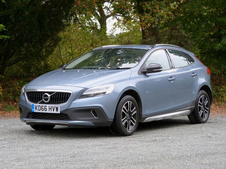 Volvo V40 Cross Country 2.0 D2 Nav Plus Euro 6 (s/s) 5dr Volvo V40 Cross Country 2.0 D2 Nav Plus Euro 6 (s/s) 5dr