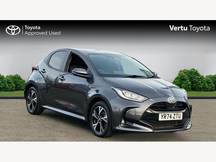 Toyota Yaris 1.5 VVT-h Design E-CVT Euro 6 (s/s) 5dr