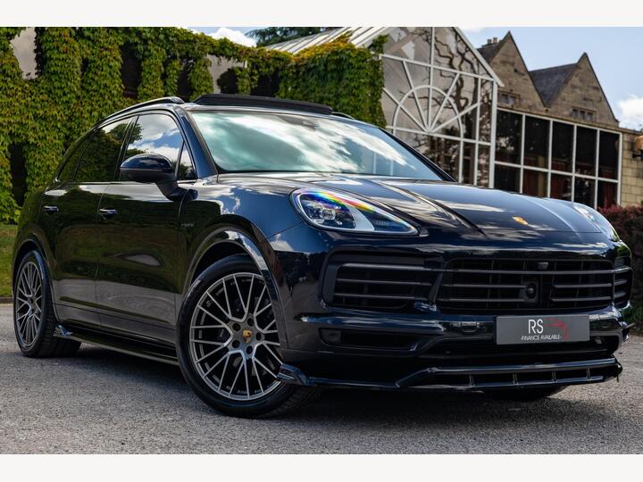 Porsche Cayenne 3.0 V6 E-Hybrid 17.9kWh Platinum Edition TiptronicS 4WD Euro 6 (s/s) 5dr (3.6kW Charger) Porsche Cayenne 3.0 V6 E-Hybrid 17.9kWh Platinum Edition TiptronicS 4WD Euro 6 (s/s) 5dr (3.6kW Charger)