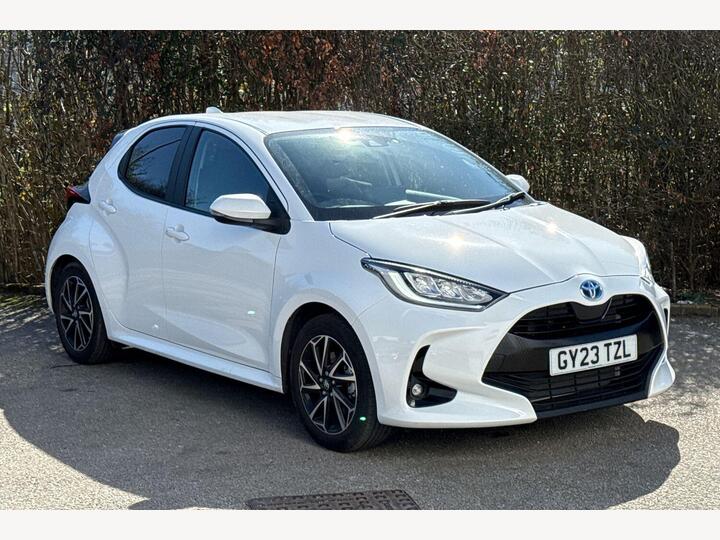 Toyota Yaris 1.5 VVT-h Design E-CVT Euro 6 (s/s) 5dr