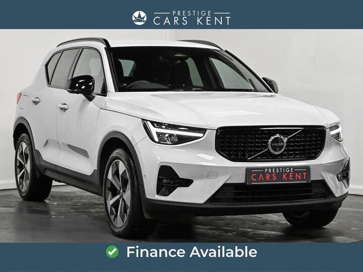 Volvo XC40 2.0 B3 MHEV Plus Dark DCT Auto Euro 6 (s/s) 5dr