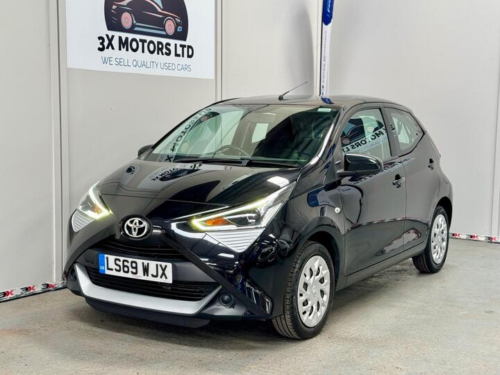 Toyota AYGO 1.0 VVT-i X-play Euro 6 5dr