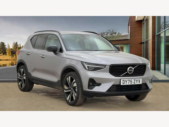 Volvo XC40 2.0 B3 MHEV Ultra Dark DCT Auto Euro 6 (s/s) 5dr