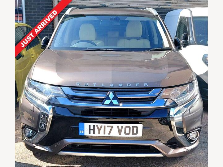Mitsubishi OUTLANDER 2.0h 12kWh 5h CVT 4WD Euro 6 (s/s) 5dr