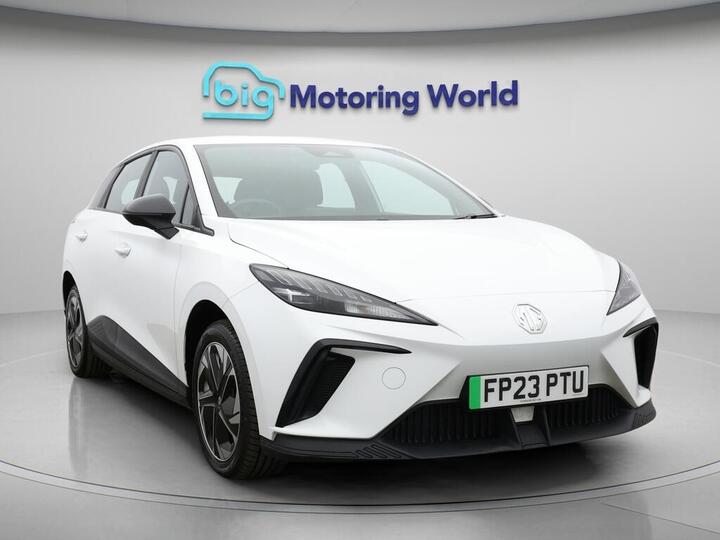 MG MG4 64kWh SE Long Range Auto 5dr