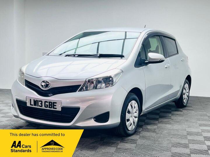 Toyota Yaris 1.33 Dual VVT-i TR Multidrive S Euro 5 5dr Toyota Yaris 1.33 Dual VVT-i TR Multidrive S Euro 5 5dr