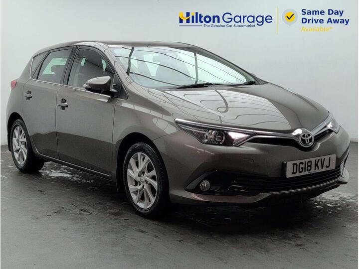 Toyota AURIS 1.2 VVT-i Icon Tech Euro 6 (s/s) 5dr