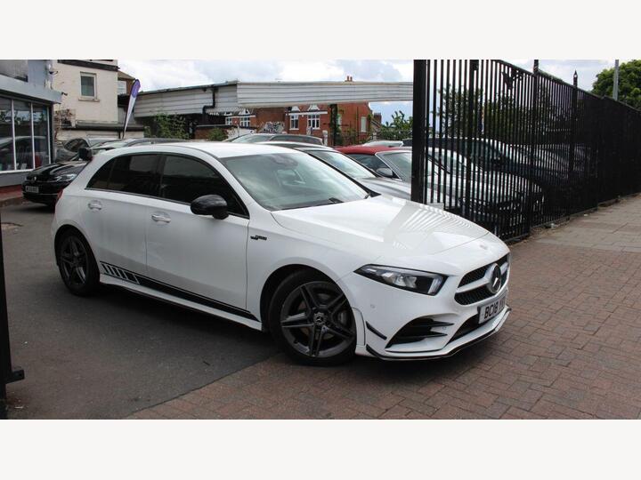 Mercedes-Benz A-CLASS 1.3 A200 AMG Line (Premium) 7G-DCT Euro 6 (s/s) 5dr