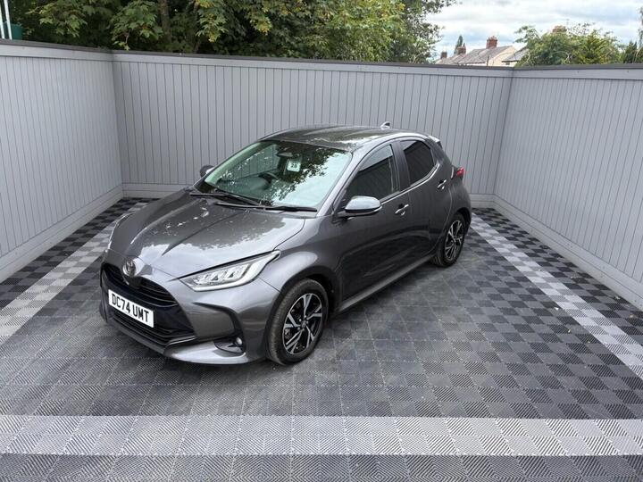 Toyota YARIS 1.5 VVT-h Design E-CVT Euro 6 (s/s) 5dr