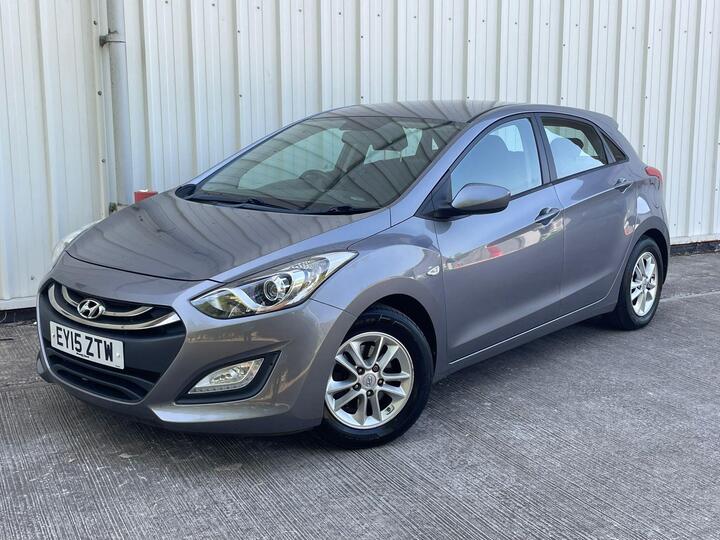 Hyundai I30 1.6 CRDi Blue Drive Active Euro 5 (s/s) 5dr Hyundai I30 1.6 CRDi Blue Drive Active Euro 5 (s/s) 5dr