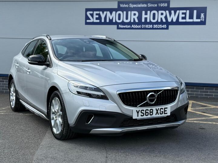 Volvo V40 Cross Country 1.5 T3 GPF Nav Plus Auto Euro 6 (s/s) 5dr Volvo V40 Cross Country 1.5 T3 GPF Nav Plus Auto Euro 6 (s/s) 5dr