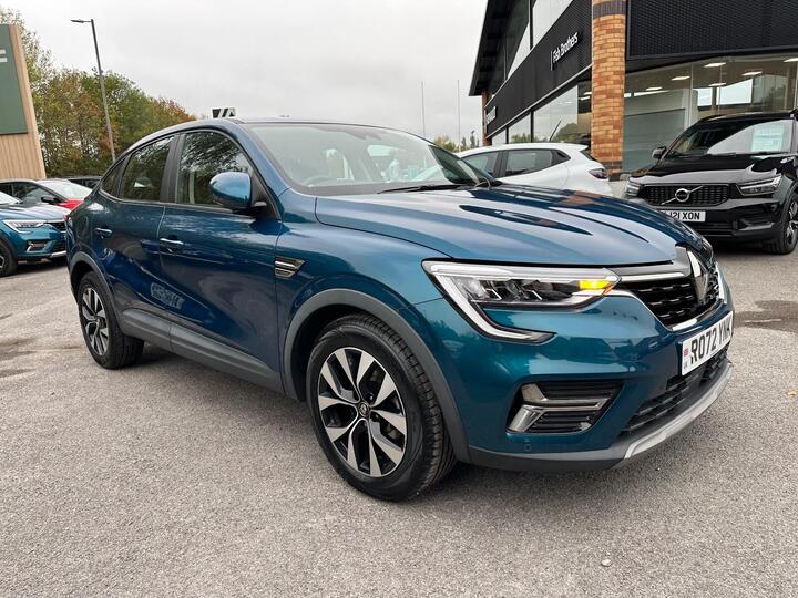 Renault Arkana 1.6 E-TECH Iconic Auto 2WD Euro 6 (s/s) 5dr