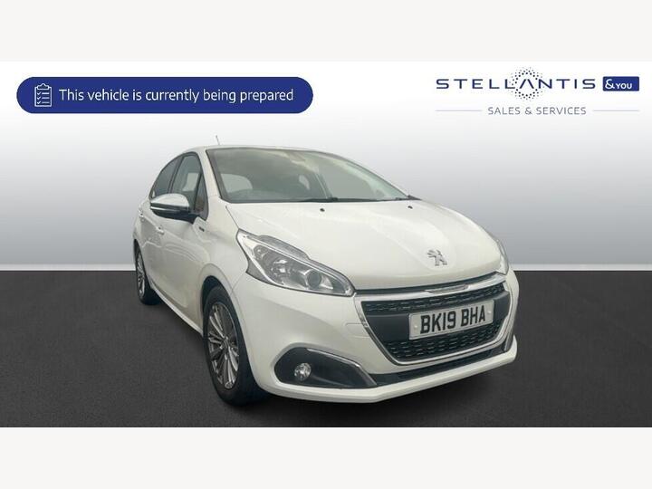 Peugeot 208 1.2 PureTech Signature Euro 6 (s/s) 5dr