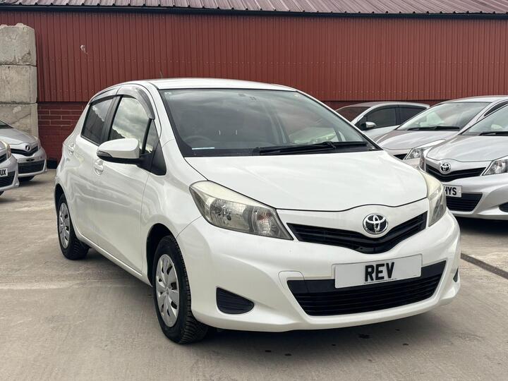 Toyota Yaris 1.33 Dual VVT-i Icon Multidrive S Euro 5 5dr