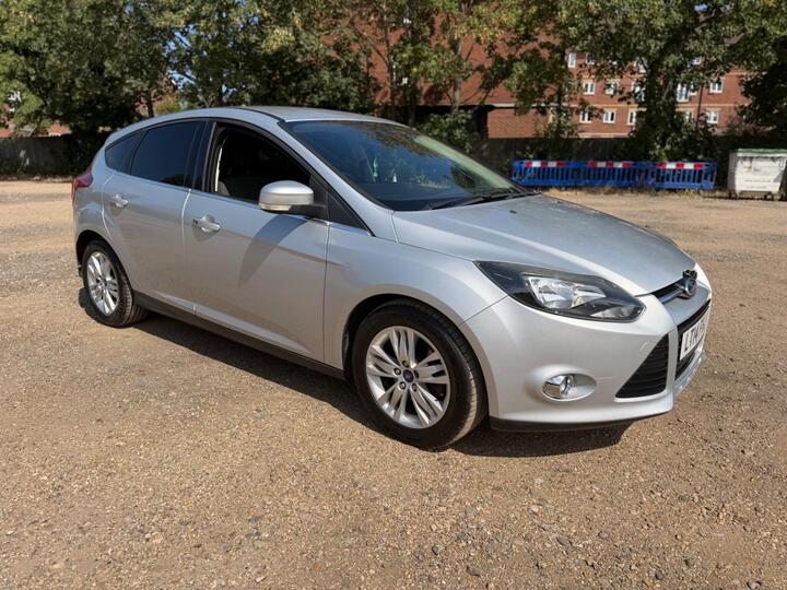 Ford Focus 1.0T EcoBoost Titanium Navigator Euro 5 (s/s) 5dr