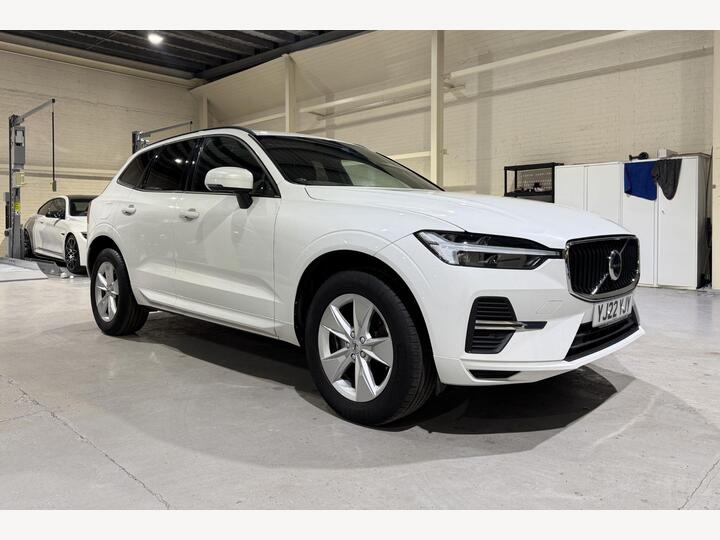 Volvo XC60 2.0 B5 MHEV Momentum Auto AWD Euro 6 (s/s) 5dr