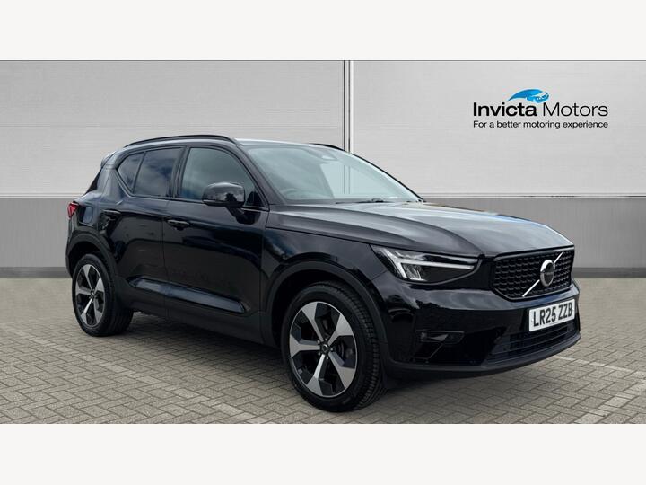 Volvo XC40 2.0 B4 MHEV Plus Dark DCT Auto Euro 6 (s/s) 5dr
