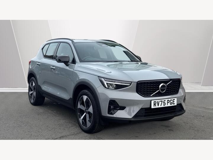 Volvo XC40 2.0 B4 MHEV Plus Dark DCT Auto Euro 6 (s/s) 5dr