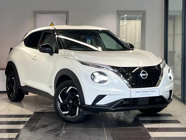 Nissan Juke 1.6 N-Connecta Auto Euro 6 5dr Nissan Juke 1.6 N-Connecta Auto Euro 6 5dr