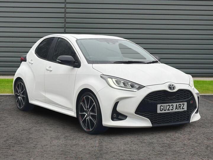 Toyota Yaris 1.5 VVT-h GR SPORT E-CVT Euro 6 (s/s) 5dr Toyota Yaris 1.5 VVT-h GR SPORT E-CVT Euro 6 (s/s) 5dr