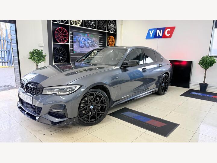 BMW 3 Series 2.0 330e 12kWh M Sport Auto Euro 6 (s/s) 4dr BMW 3 Series 2.0 330e 12kWh M Sport Auto Euro 6 (s/s) 4dr