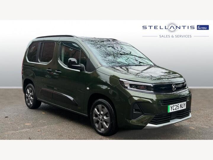 Vauxhall Combo Life Electric 52kWh Ultimate Auto 5dr (7.4kW Charger) Vauxhall Combo Life Electric 52kWh Ultimate Auto 5dr (7.4kW Charger)