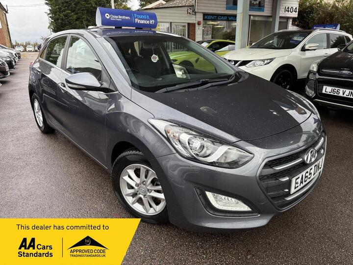 Hyundai I30 1.6 CRDi Blue Drive SE Nav Euro 6 (s/s) 5dr Hyundai I30 1.6 CRDi Blue Drive SE Nav Euro 6 (s/s) 5dr