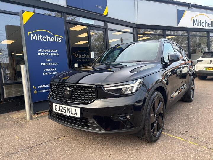 Volvo XC40 2.0 B4 MHEV Plus Black Edition DCT Auto Euro 6 (s/s) 5dr