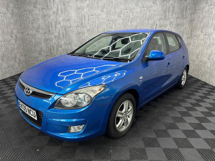Hyundai I30 1.6 CRDi Comfort Auto Euro 4 5dr Hyundai I30 1.6 CRDi Comfort Auto Euro 4 5dr