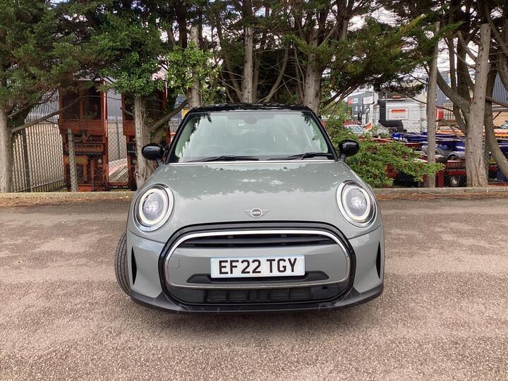 MINI HATCHBACK 1.5 Cooper Classic Steptronic Euro 6 (s/s) 5dr