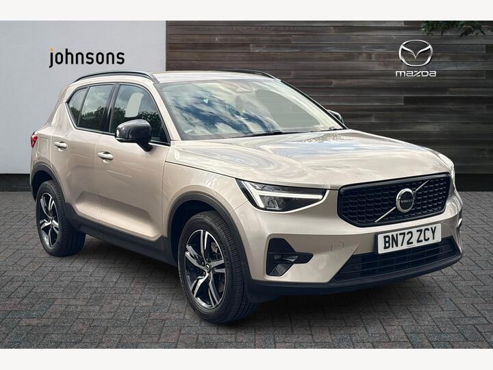 Volvo XC40 2.0 B3 MHEV Plus Dark DCT Auto Euro 6 (s/s) 5dr