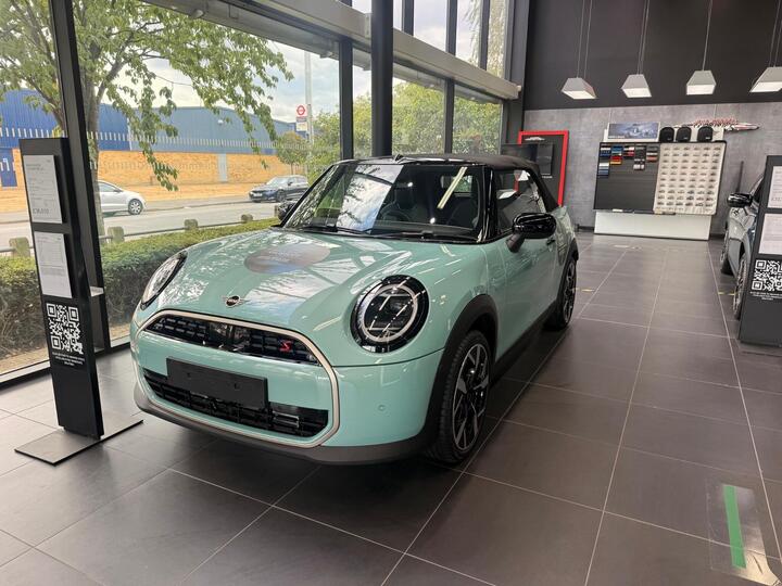 MINI Cooper Convertible 2.0S Exclusive Steptronic Euro 6 (s/s) 2dr